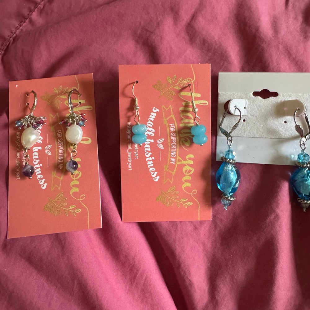 Elegant Blue and Pearl Earrings Set